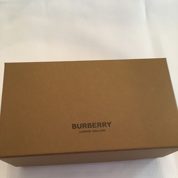 COPY - Burberry Box Bundle - 3 Boxes - 1 LG & 2 SM - Picture 3 of 10
